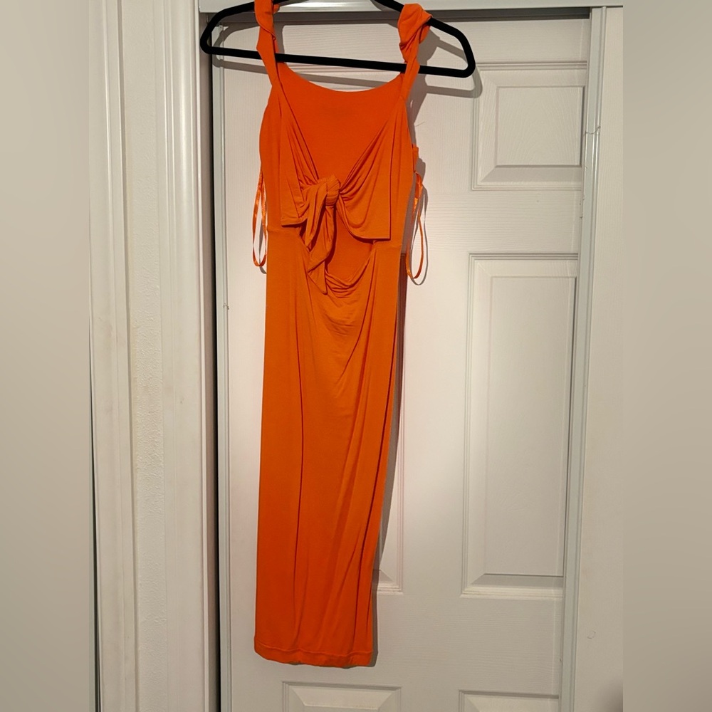 Orange mid dress- Great for summer occasions.